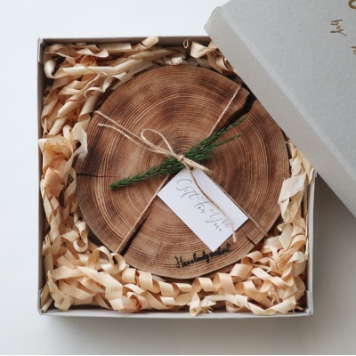 焼きヒノキのカッティングボード(化粧箱入り)