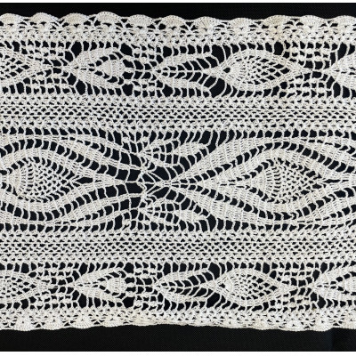 レース編み(10)縦30cm×横140cm