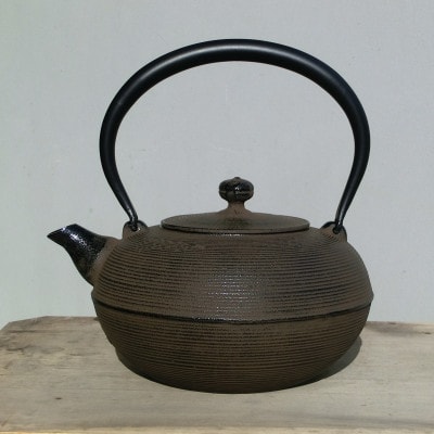 南部鉄器 鉄瓶 丸糸目 1.5L(3～4人用 ) 直火対応 伝統工芸 ケトル [Y0116]