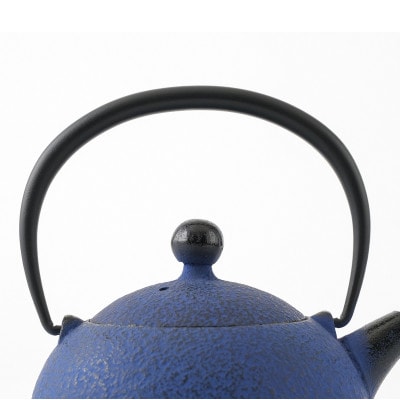 【ふるさと納税限定カラー】南部鉄器 鉄瓶 なごみ 0.6L 黒紺 小ぶりで扱いやすい [Y0081]