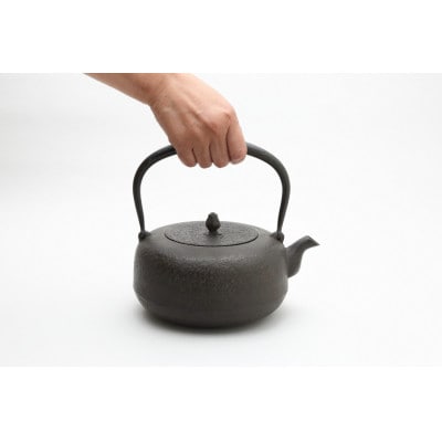 南部鉄器 鉄瓶 平丸肌1.8L【岩戸賢一郎 作】[Y0112]