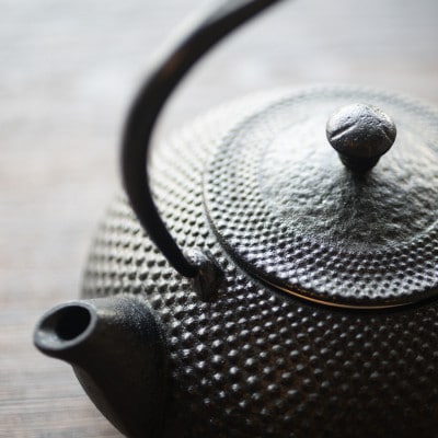 南部鉄器 鉄瓶 小あられ 0.5L IH調理器 伝統工芸品 [AK013]