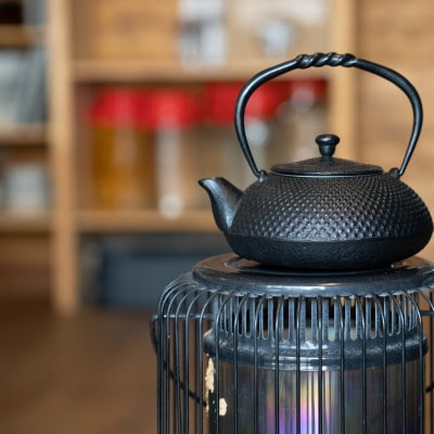 南部鉄器 鉄瓶 小あられ 0.5L IH調理器 伝統工芸品 [AK013]