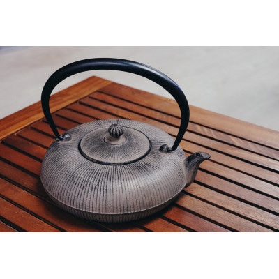 南部鉄器 鉄瓶 立目 ひさご色 0.8L  IH調理器 伝統工芸品 [AK025]