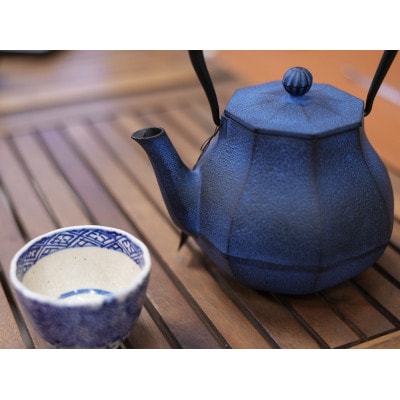 南部鉄器 鉄瓶 みやび 青 1.0L 及富作 伝統工芸品 [AK045]
