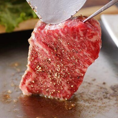 <期間限定・ソーセージ1袋付(お試し品)>北海道 星空の黒牛 厚切りステーキ 盛り合わせ 約1kg