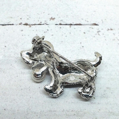 ブローチ・イヌ(A)(淡水本真珠・ボタン) 1967