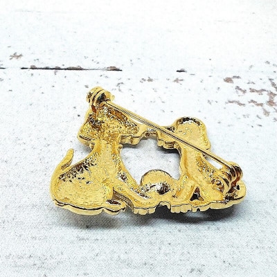 ブローチ・イヌ2匹白黒(淡水本真珠・ボタン) 1968