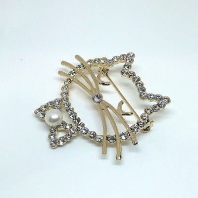 ブローチ・大きなネコ(淡水本真珠・ボタン)G 1969