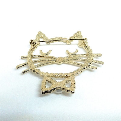 ブローチ・大きなネコ(淡水本真珠・ボタン)G 1969