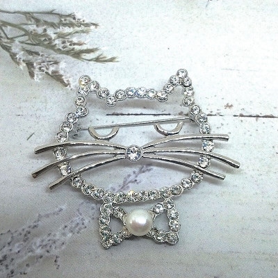 ブローチ・大きなネコ(淡水本真珠・ボタン)R　1970