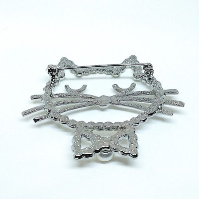 ブローチ・大きなネコ(淡水本真珠・ボタン)R　1970