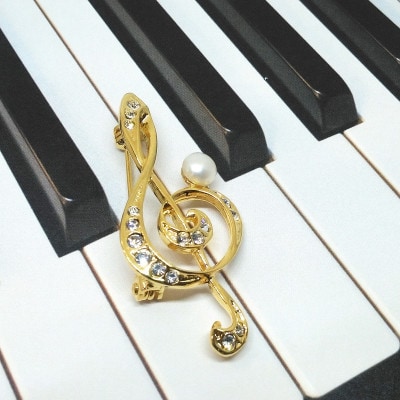 ブローチ・ト音記号(淡水本真珠・ボタン)G　1978