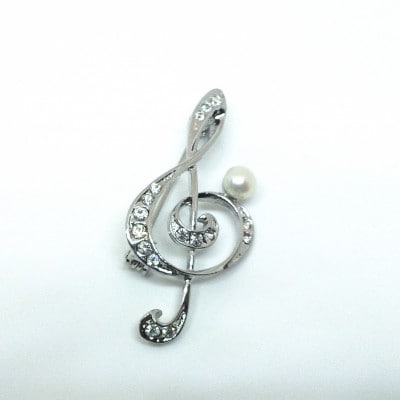 ブローチ・ト音記号(淡水本真珠・ボタン)R 1979