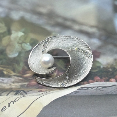 ブローチ・うずまき(A)(淡水本真珠・ボタン) 1980