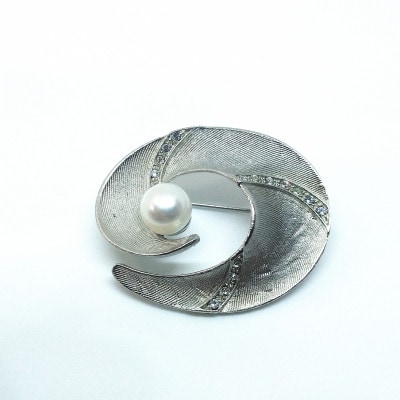 ブローチ・うずまき(A)(淡水本真珠・ボタン) 1980