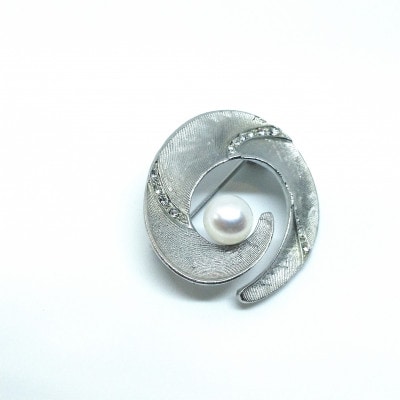 ブローチ・うずまき(A)(淡水本真珠・ボタン) 1980