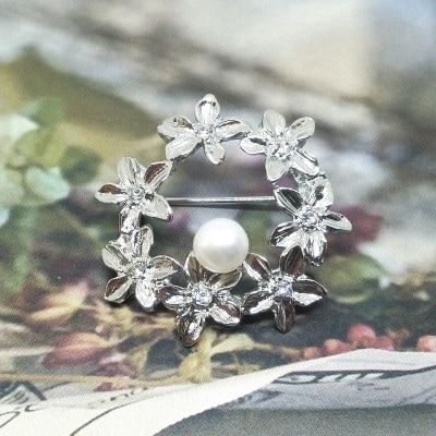 ブローチ・リース(A)(淡水本真珠・ボタン) 1981