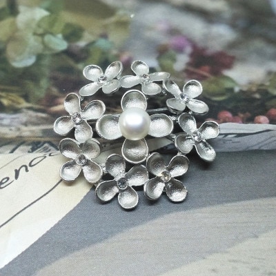 ブローチ・フラワー(A)(淡水本真珠・ボタン) 1982