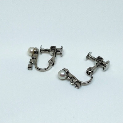 真珠イヤリング・スリービーズ(淡水本真珠・ボタン) 1998