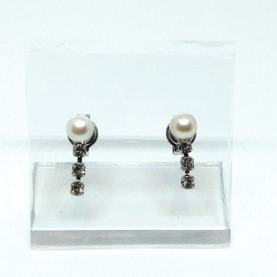 真珠ピアス・スリービーズ(淡水本真珠・ボタン) 1999