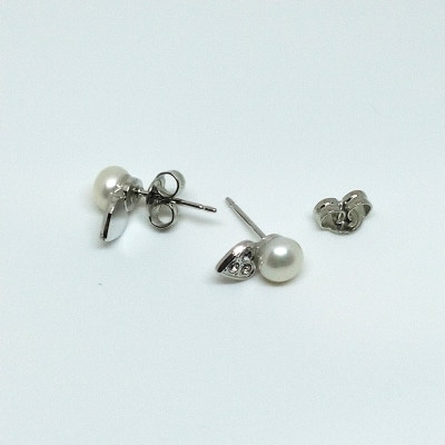 真珠ピアス・ハート(淡水本真珠・ボタン) 2001