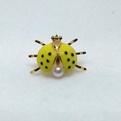 真珠ピンクブローチ・てんとう虫(黄色)(淡水本真珠・ボタン)　2110