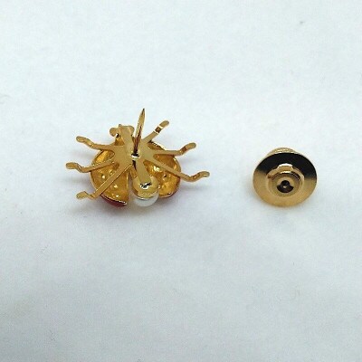 真珠ピンクブローチ・てんとう虫(赤)(淡水本真珠・ボタン)　2113