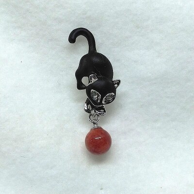 珊瑚ピンブローチ・黒ねこ(アフリカ珊瑚)2146