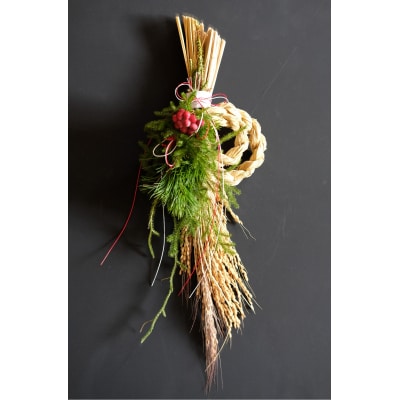 お山のしめ縄飾り