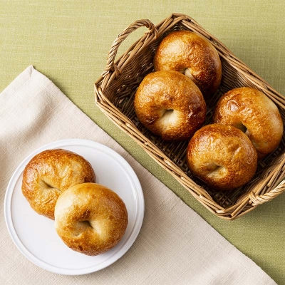 朝から並ぶ人気店! 「つばめベーグル」のプレーンベーグル 10個 パン 食品 F21E-287