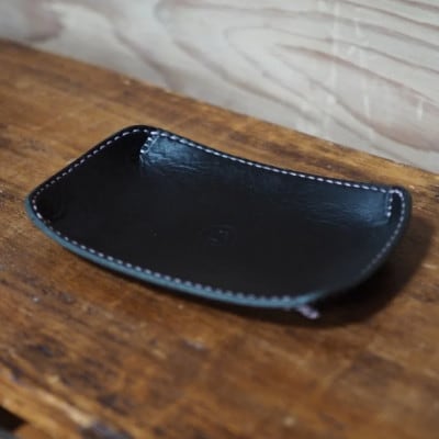 革マネートレー ブラック アクセサリーや小物入れ、プレゼントやギフトにも。手作り本革レザー 受注生産