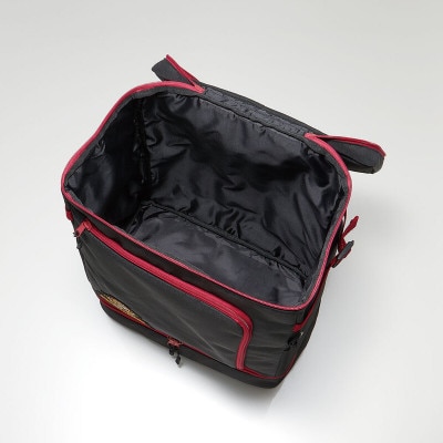 スクエアバッグ27L 黒【エンブレム】 トラベルにも便利なリュック 681417