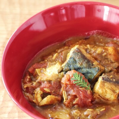 奈良産酒粕、大和橘、梅 化学調味料不使用の辛くないカレー!(レトルト×2個、カレー粉×1個のセット)