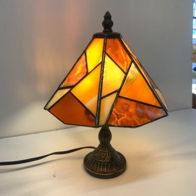 ステンドグラス ランプ 【スタンド型　色彩　オレンジ】