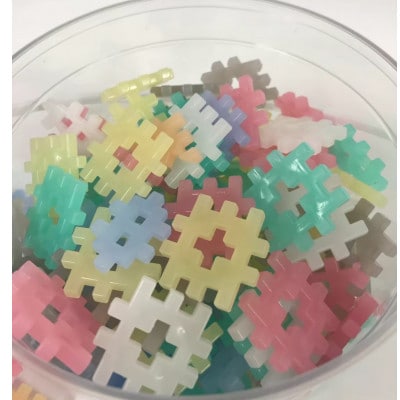 知育おもちゃ　カーペンターブロック　プチパ(全8色+プレート白2枚)