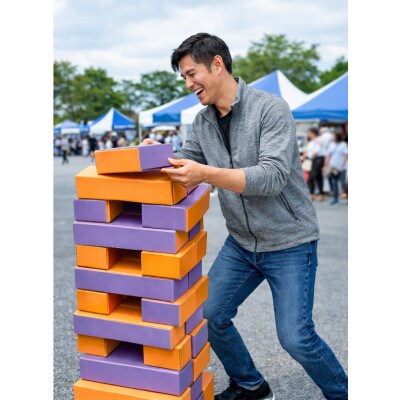 ダンボール製　巨大ジェンガ