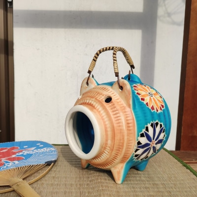 花柄の蚊取り豚