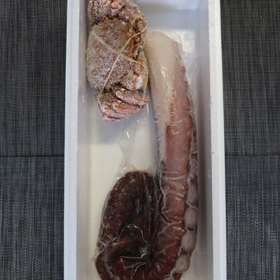 毛かに400～550g×1尾、たこ足700g～1kg×1本 C-36045