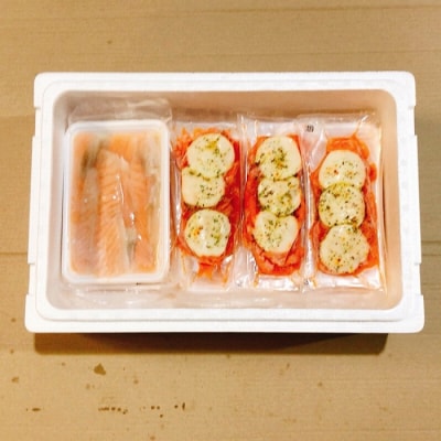 サーモンカプレーゼ600g、サーモンハラス220g×12P C-09049