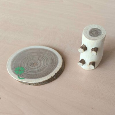 木製 エンジュのやすらぎアロマウッド台座付き 四つ葉のクローバー入り[No.5325-0560]