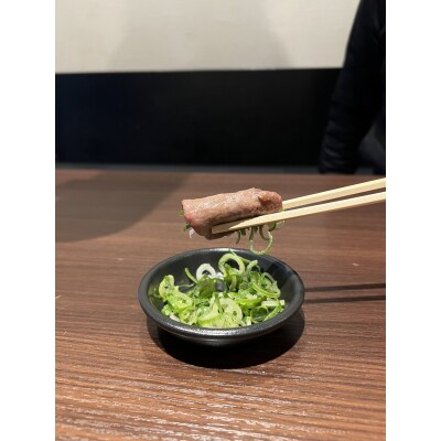 焼肉店1番人気! 薄切り牛タン 2～3人前 300g×1 焼肉やアウトドア、BBQに