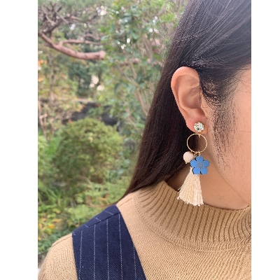 水色桔梗とタッセルの耳飾り(ピアス)