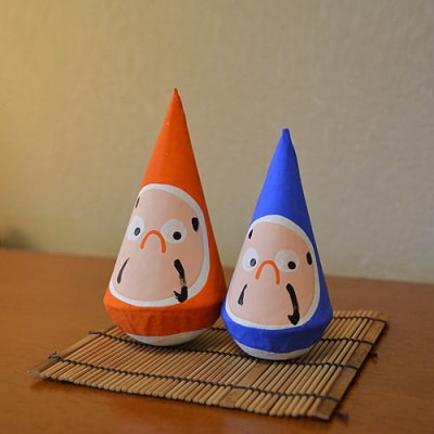 郷土伝統民芸品「三角だるま」赤青ペアセット(三号)