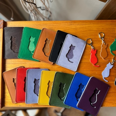 猫シルエット パスケース  JINTO 野球 グローブ 革 革小物 レザー 定期入れ ネコ:黒