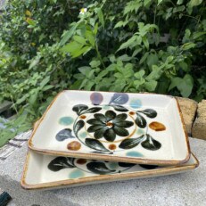 ヤチムン　角皿ゴス菊花紋　2枚セット　エドメ陶房