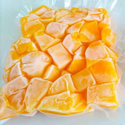 今帰仁産 山城フルーツ園の冷凍キーツマンゴー 600g(300g×2パック)