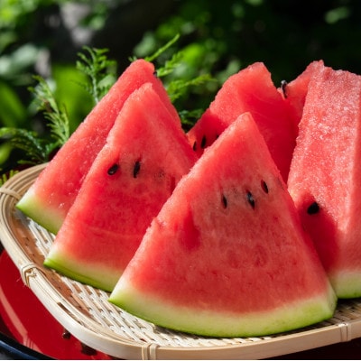 【2026年6月上旬から順次発送】今帰仁村のお試しスイカ1玉&パッションフルーツ4玉