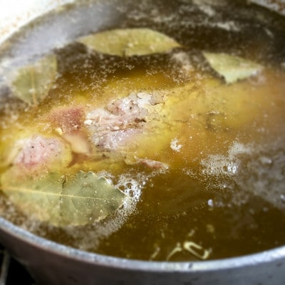 【今帰仁アグー専門店 長堂屋】今帰仁アグーの自家製すね肉のコンフィ 1kg×1P