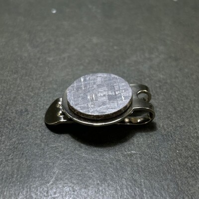 【流れ星】ギベオン隕石のゴルフマーカー　メテオライトならではの輝き